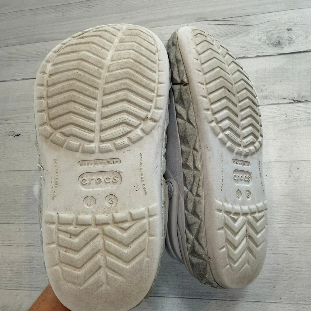 Crocs class is‎ slip on clogs geometric band pale purple juniors 3